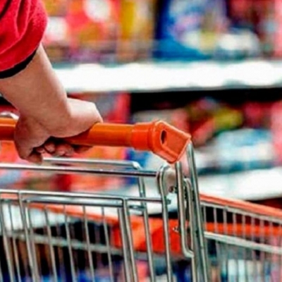 Probaron comer sólo la canasta básica pero debieron abandonar por las secuelas que les generó