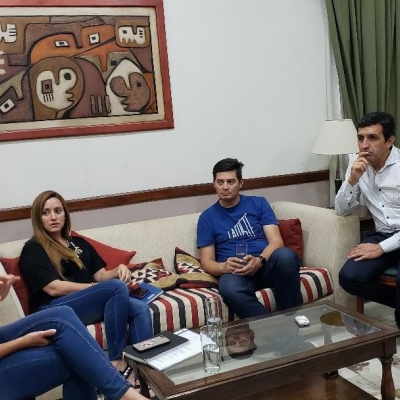 El gobierno busca profundizar la acción escolar en cada departamento