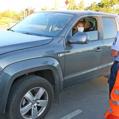 Personas en vehículos particulares no necesitarán hisopado para ingresar a la Provincia