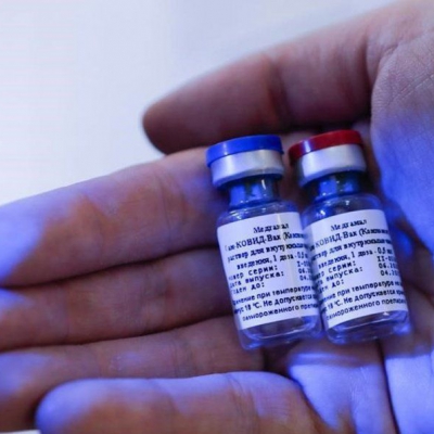 Vacuna rusa: todavía no se aprobó la aplicación a personas mayores de 60 años