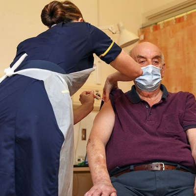 Reino Unido alcanza la meta del Gobierno de 15 millones de vacunados