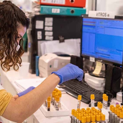 La OMS respaldó la vacuna de AstraZeneca y los países europeos reanudaron su utilización