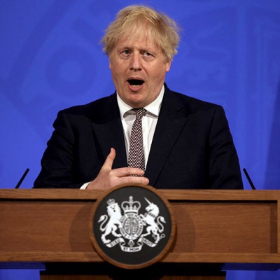 Ex asesor de Boris Johnson calificó de "desastroso" el manejo de la pandemia