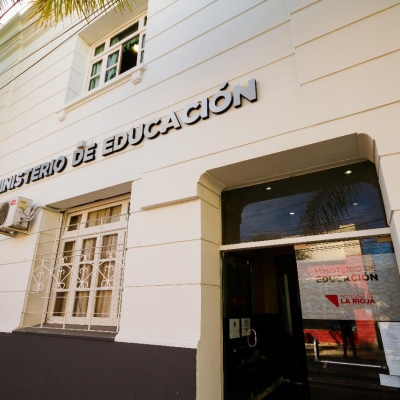 Presentan capacitaciones para directivos y docentes