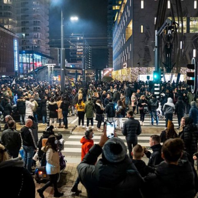 Temen nuevos disturbios en Países Bajos tras el endurecimiento de las restricciones