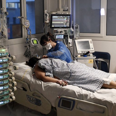 El Parlamento francés aprobó el endurecimiento de restricciones para los no vacunados