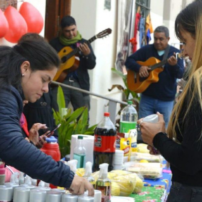 Se inauguró la exposición de "Cultura y Artesanías de Trabajadores Deliberativos"