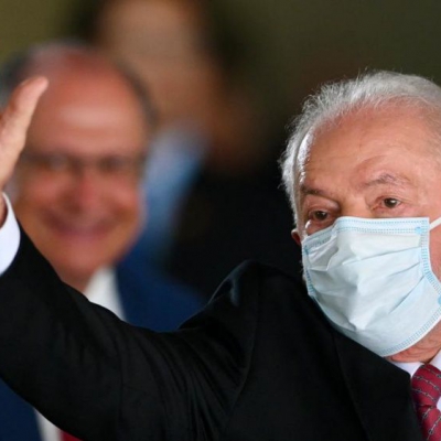 Explican por qué Lula comenzó a usar barbijos en sus presentaciones públicas