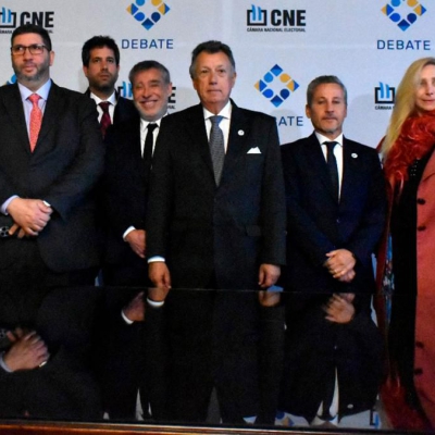 La CNE citó a los apoderados de UxP y LLA para "preservar la convivencia democrática"