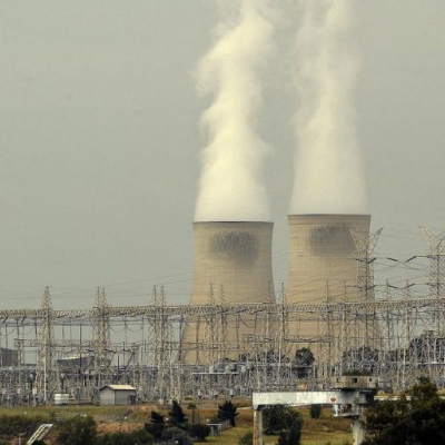 Dividida, la COP28 empieza a debatir el futuro de los combustibles fósiles