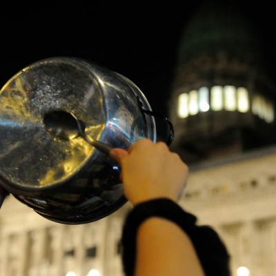 Cacerolazos en todo el país contra el megaproyecto de ley presentado al Congreso