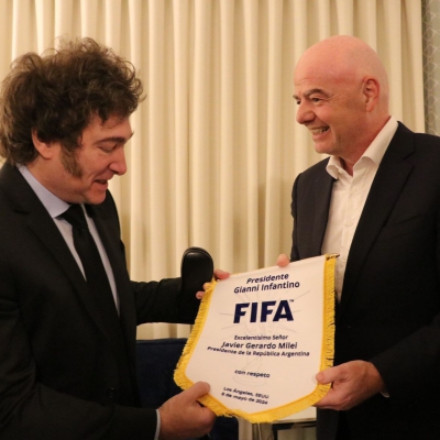 Milei se reunió con el titular de la FIFA