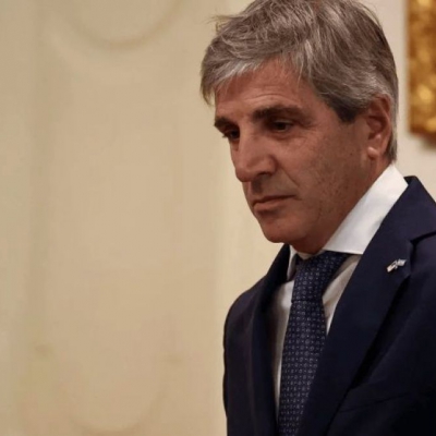 Caputo fue increpado por el aumento de las prepagas en un acto de LLA