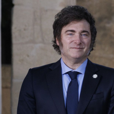 Javier Milei avanza con una reforma migratoria: cobro de salud y educación para no residentes