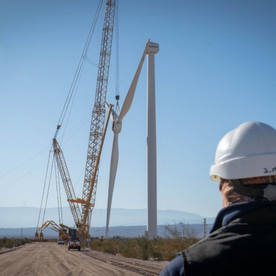 Parque Arauco realiza operativo de mantenimiento en aerogeneradores