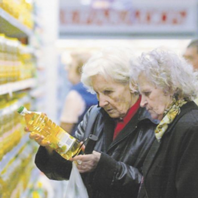 Jubilados: Gobierno amplió el plan de descuentos en supermercados y farmacias