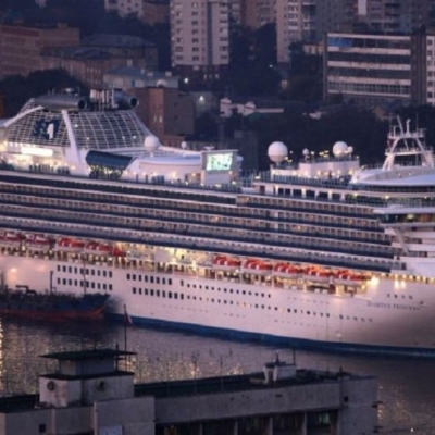 Un pasajero argentino del crucero varado en Japón tiene coronavirus