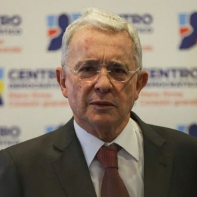 Fiscalía colombiana llevará a juicio al ex presidente Álvaro Uribe