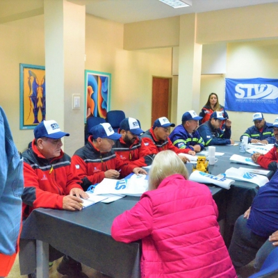 Vialidad Nacional y el STV capacitaron sobre manejo de motoniveladora